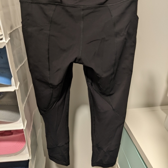 Lululemon 7/8 running pants - Picture 2 of 3